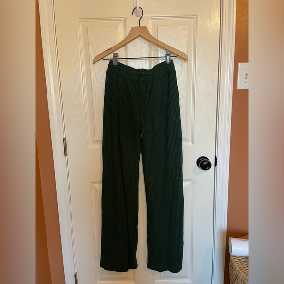 Beyond Yoga Free Style Pant Forest Green Waffle Knit - Picture 4 of 4